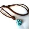 N7167e Collier ethnique turquoise homme pendentif pierre naturelle bleue lacet cuir marron - Bijoux Colliers en ligne Ninanina
