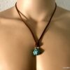 N7167f Collier ethnique turquoise homme pendentif pierre naturelle bleue lacet cuir marron - Bijoux Colliers en ligne Ninanina