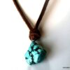 N7167h Collier ethnique turquoise homme pendentif pierre naturelle bleue lacet cuir marron - Bijoux Colliers en ligne Ninanina