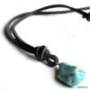 N7167p Collier ethnique turquoise homme pendentif pierre naturelle bleue lacet cuir marron - Bijoux Colliers en ligne Ninanina