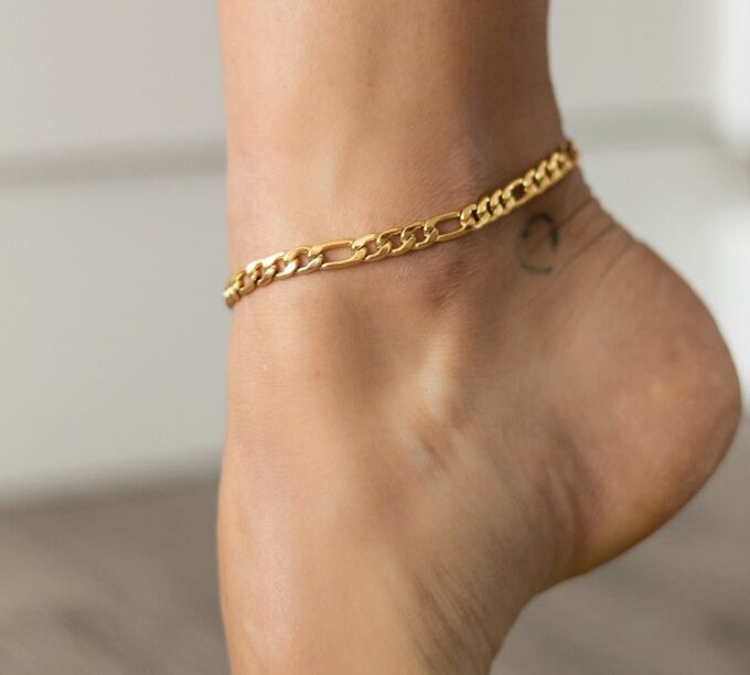 N7240c Chaine de cheville en acier inoxydable doré maille figaro - Bijoux de pied en ligne Ninanina