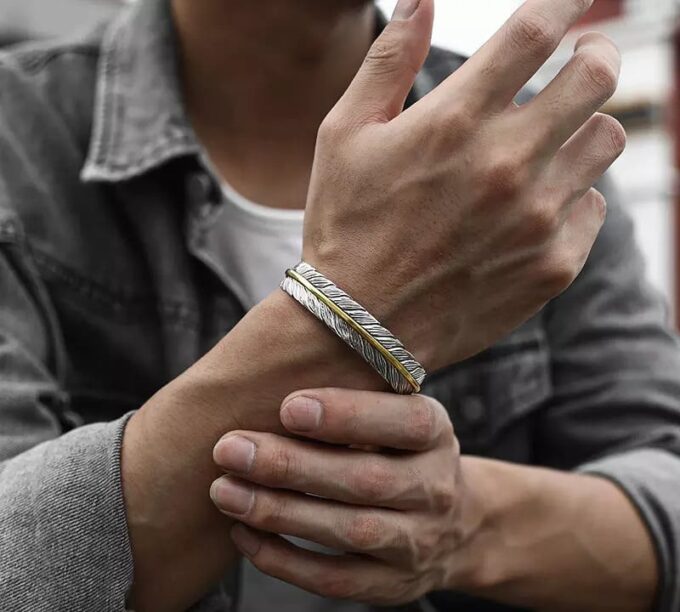 N7275c Manchette plume réglable - Bracelet homme argenté - Bijoux Bracelets en ligne Ninanina