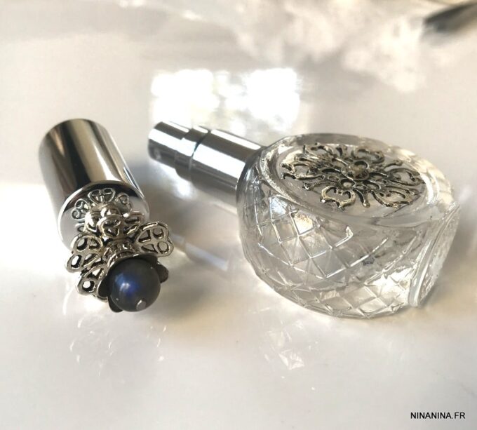 N7279F Flacon de parfum de poche rond verre métal argent labradorite - Accessoires bouteilles parfums en ligne Ninanina