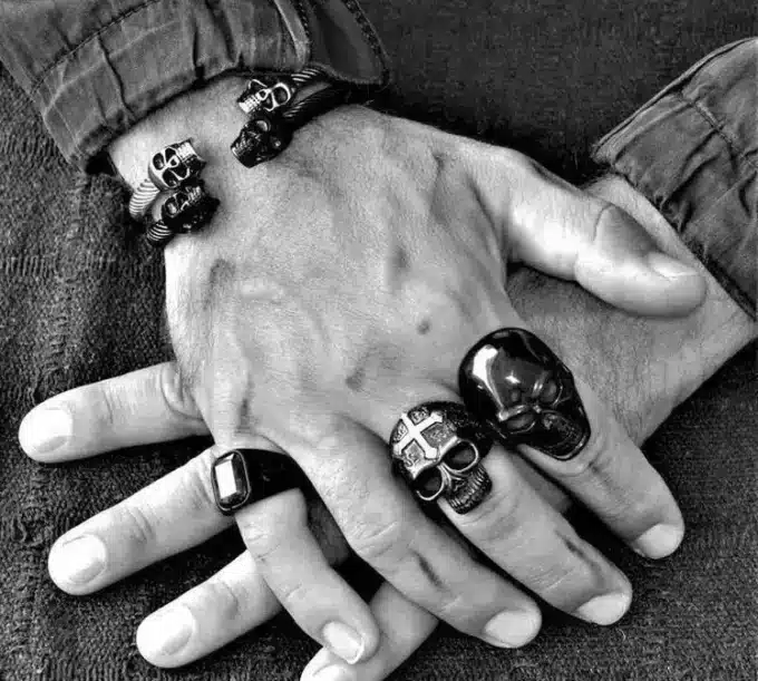 N7291 Bracelet tete de mort noir jonc homme acier inoxydable - Bijoux Bracelets en ligne Ninanina