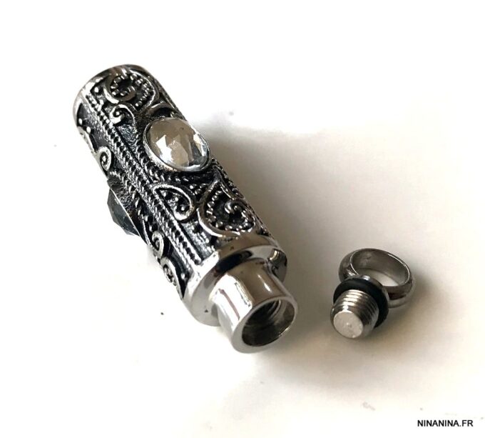 N7323e Pendentif Fiole vide Acier inoxydable argenté pour parfum - Bijoux Parfumeurs en ligne Ninanina