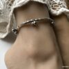 N7202a Bracelet cheville femme indien métal et acier argent - Bijoux de pied en ligne Ninanina
