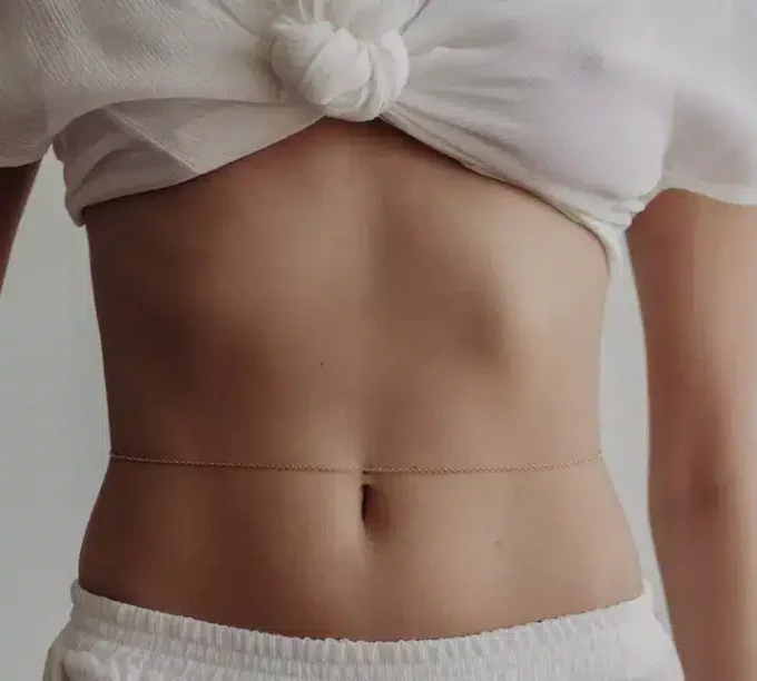 N7389 Chainette de ventre plaqué Or fine et minimaliste femme - Bijoux de corps en ligne Ninanina