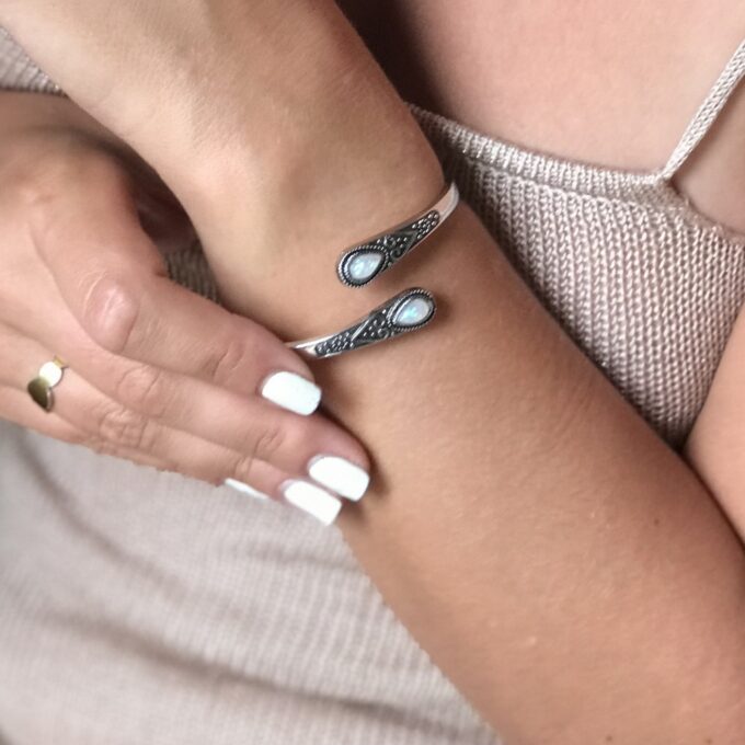 N7458 Jonc blanc Pierre Opalite synthétique blanche Argenté - Bijoux Bracelets en ligne Ninanina