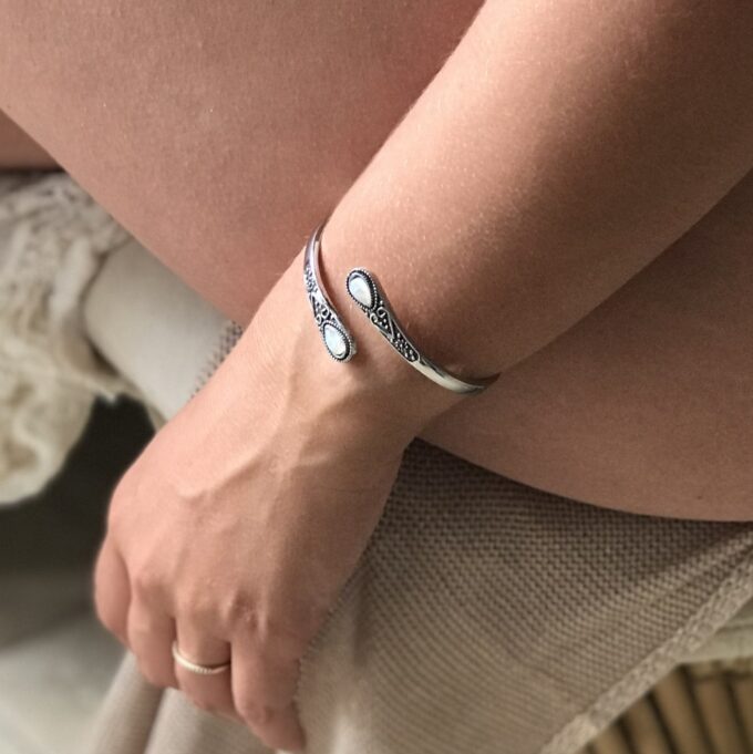 N7458f Jonc blanc Pierre Opalite synthétique blanche Argenté - Bijoux Bracelets en ligne Ninanina