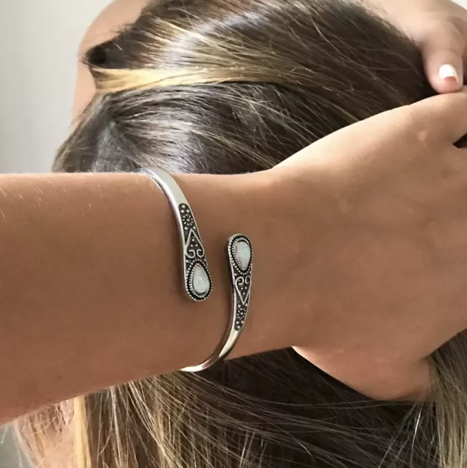 N7458g Jonc blanc Pierre Opalite synthétique blanche Argenté - Bijoux Bracelets en ligne Ninanina