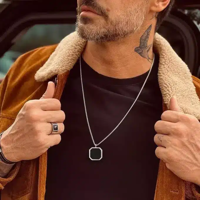 N7490 Collier geométrique acier pendentif carré onyx noir - Bijoux Colliers en ligne Ninanina