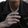 N7490b Collier geométrique acier pendentif carré onyx noir - Bijoux Colliers en ligne Ninanina