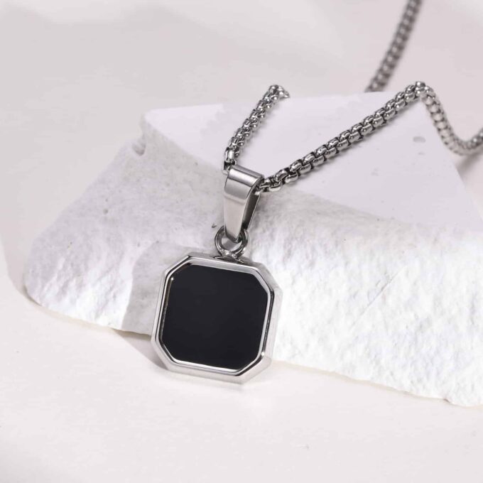 N7491m Collier pendentif carré onyx noir acier inoxydable homme - Bijoux Colliers en ligne Ninanina