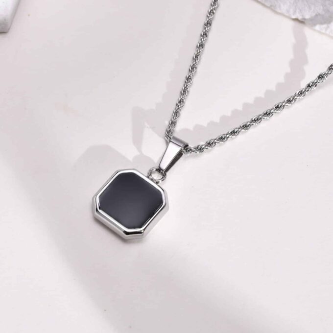 N7491p Collier pendentif carré onyx noir acier inoxydable homme - Bijoux Colliers en ligne Ninanina