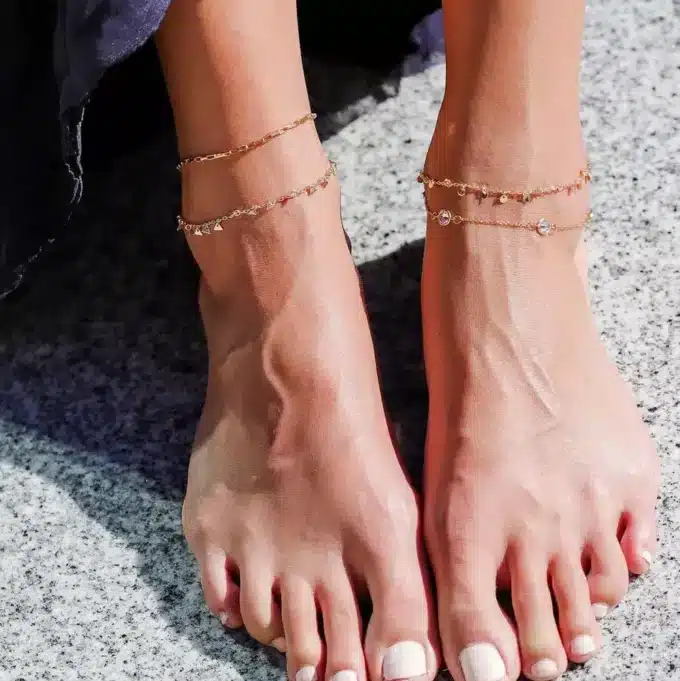 N7583b Chaine de cheville strass oxyde de zirconium blanc - Bijoux Chaines de cheville en ligne Ninanina