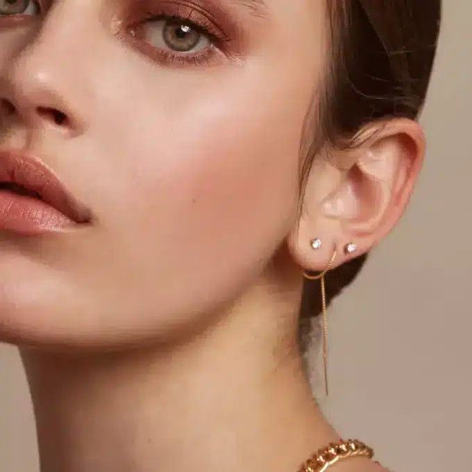 N7500d Boucle d'oreille chaine traversante plaqué or cz - Bijoux Boucles d'oreilles en ligne Ninanina