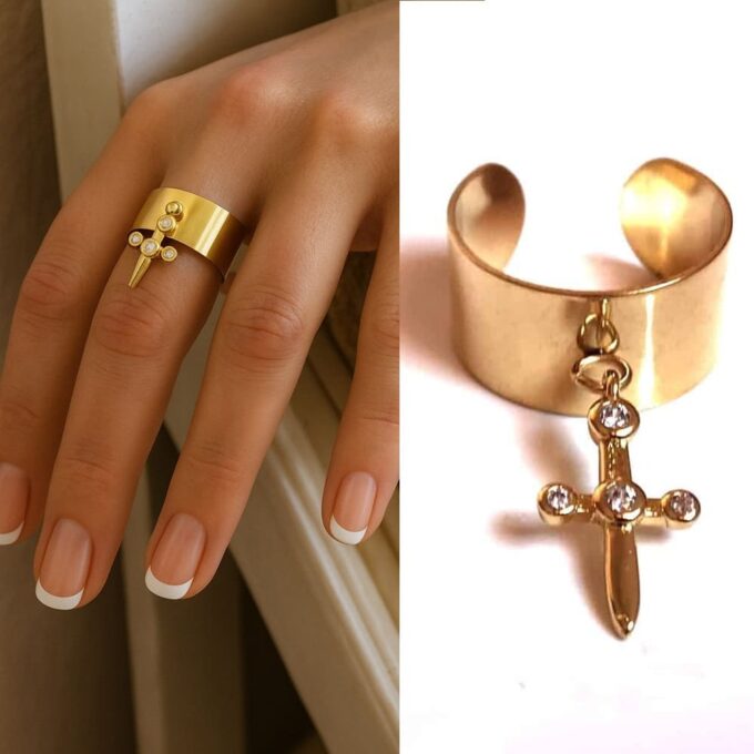 N7530b Bague épée femme artisanale réglable - breloque acier doré et zirconium - Bijoux Bagues breloque en ligne Ninanina