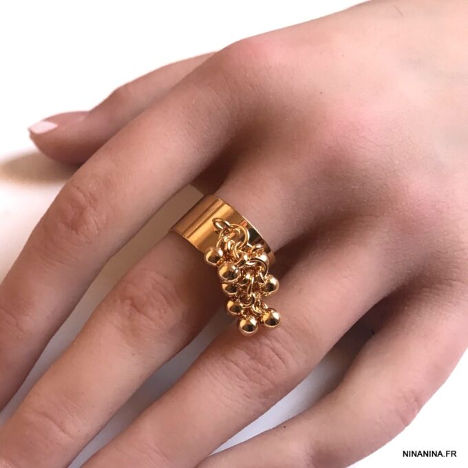 N7531e Bague breloque ronde grappe perles dorées réglable - Bijoux Bagues en ligne Ninanina