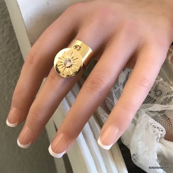 N7551e Bague pendentif acier soleil doré zirconium réglable - Bijoux Bagues en ligne Ninanina