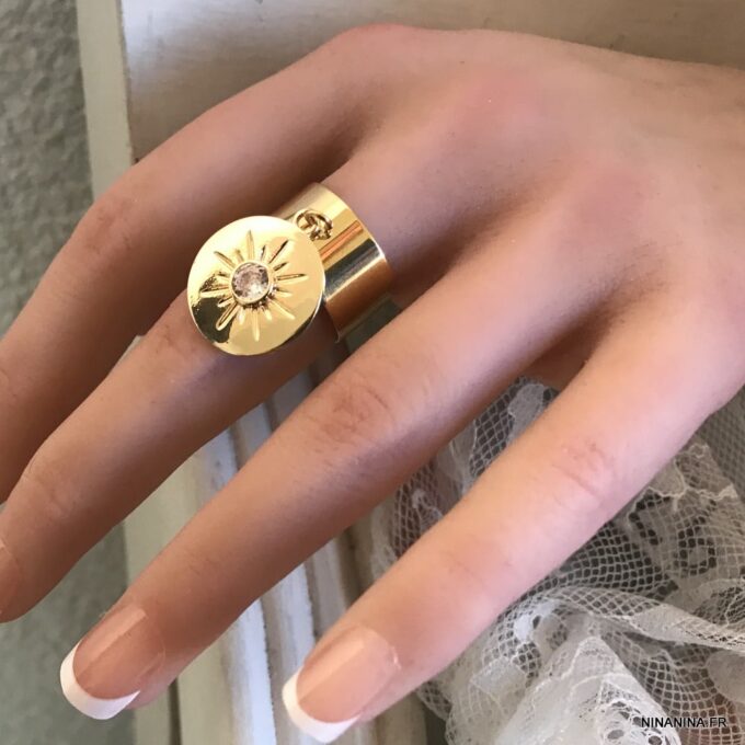 N7551g Bague pendentif acier soleil doré zirconium réglable - Bijoux Bagues en ligne Ninanina