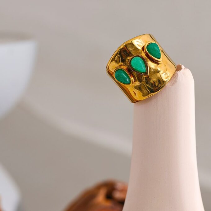N7631f Bague manchette femme réglable Acier doré pierre verte - Bijoux Bagues en ligne Ninanina