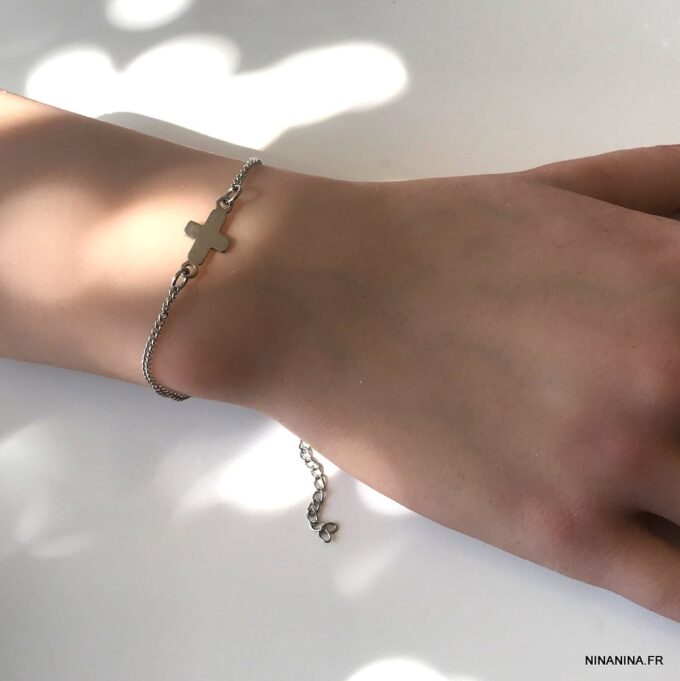 N7677b Bracelet femme croix catholique horizontale Acier inoxydable - Bijoux Bracelets en ligne Ninanina