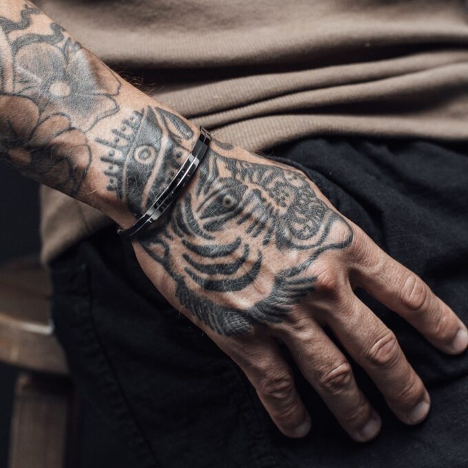 N7679 bracelet-fin-homme-manchette-acier-inoxydable - Bijoux Bracelets manchettes en ligne Ninanina