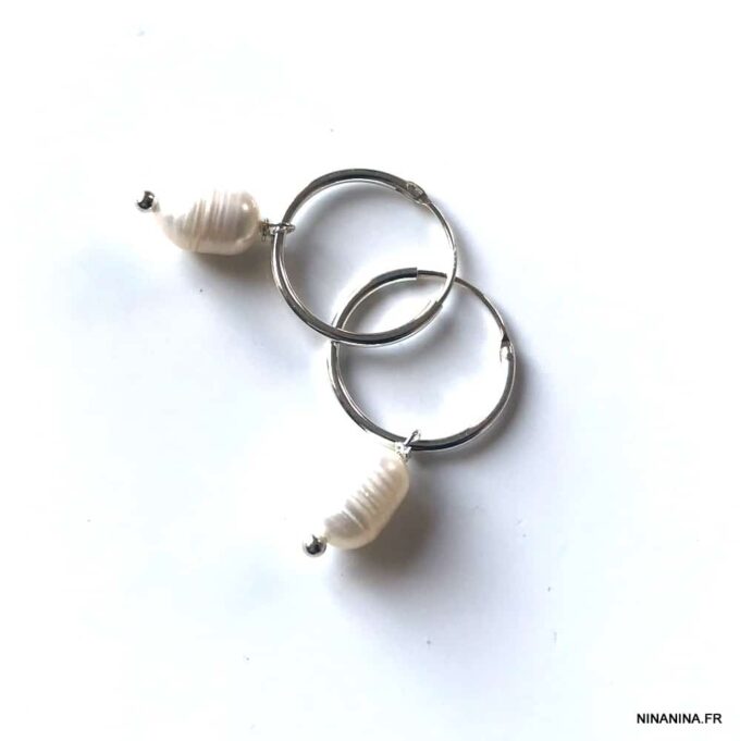 N7686b Creoles perles blanches d'eau douce et Argent 925 - Bijoux Boucles d'oreilles en ligne Ninanina