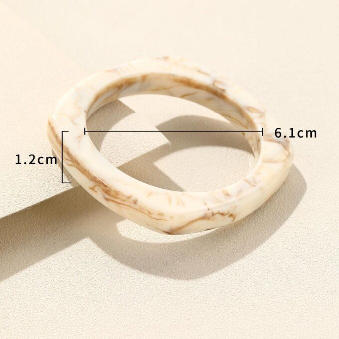 N7712b Bracelet carré ivoire ethnique à motif marbré 12mm - Bijoux Bracelets en ligne Ninanina