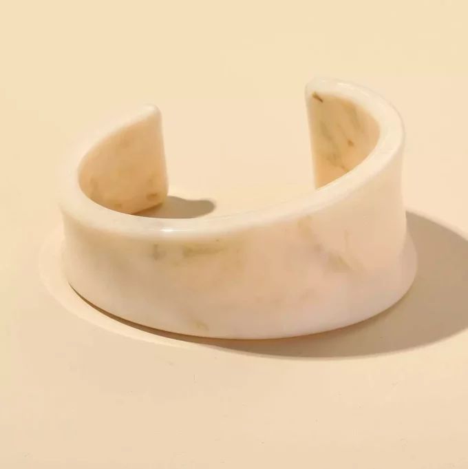 N7713a Bracelet manchette femme pas cher blanc cassé ivoire - Bijoux Bracelets en ligne Ninanina