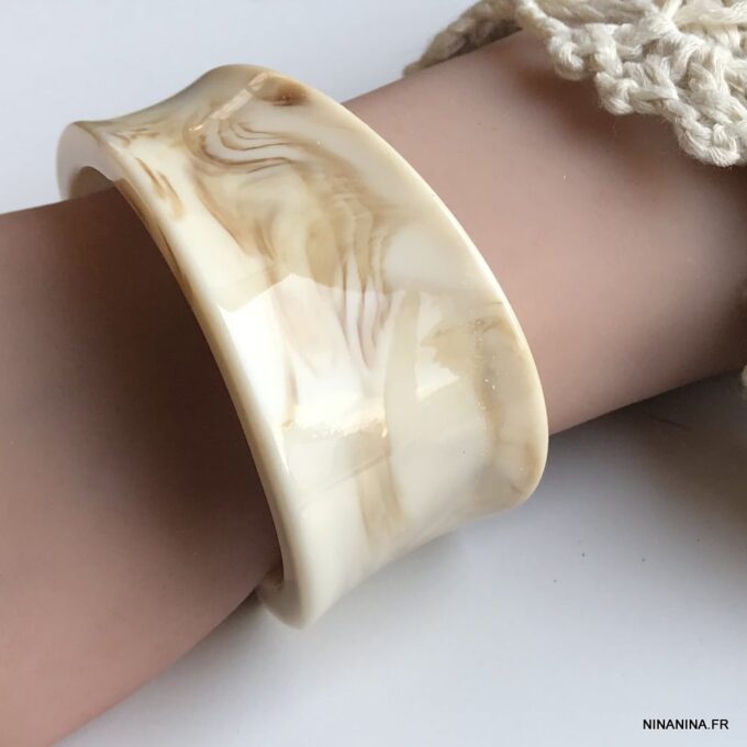 N7713f Bracelet manchette femme pas cher blanc cassé ivoire - Bijoux Bracelets en ligne Ninanina