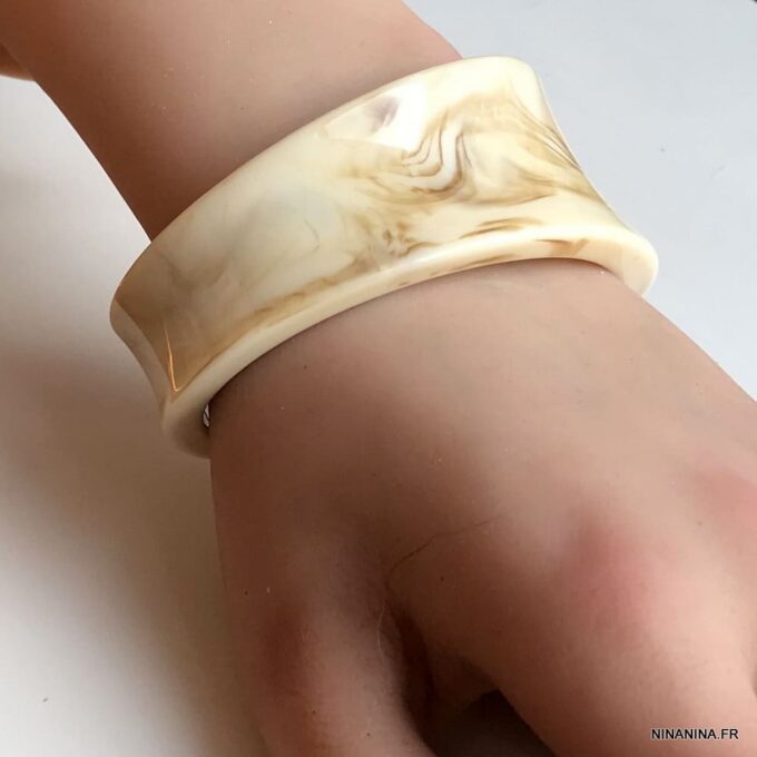 N7713g Bracelet manchette femme pas cher blanc cassé ivoire - Bijoux Bracelets en ligne Ninanina