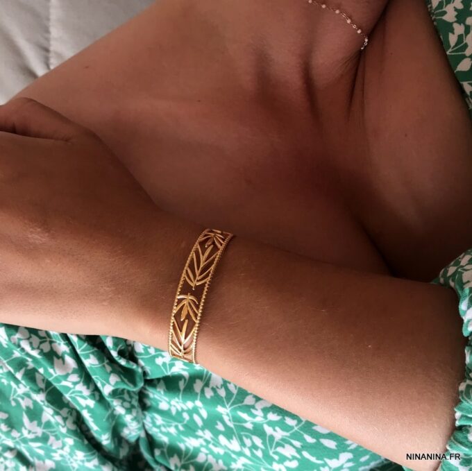 N7714j Bracelet manchette ajouré acier doré femme 12mm - Bijoux Bracelets en ligne Ninanina