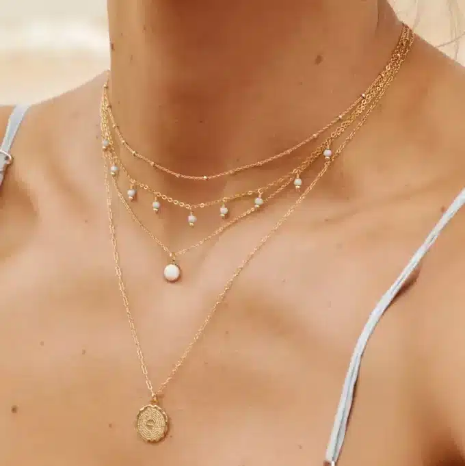 N7727a Collier Opale blanche pendentif rond Argent plaqué or - Bijoux Colliers Pendentifs en ligne Ninanina