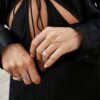 N7736f Bague ouverte devant oxyde de zirconium plaqué or - Bijoux Bagues en ligne Ninanina