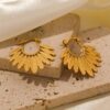 N7744e Boucles d oreilles boheme chic plume acier inox doré - Bijoux Boucles d'oreilles en ligne Ninanina