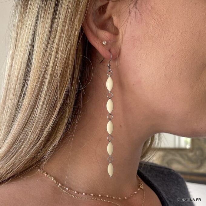 N7884b Boucles d'oreilles pendantes blanches acier inoxydable - Bijoux Boucle d'oreille en ligne Ninanina