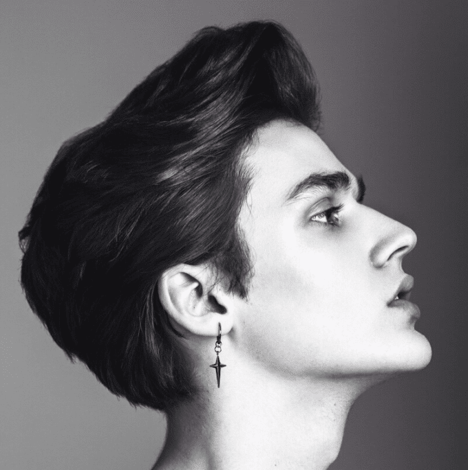 N8062f Boucle d'oreille avec une croix quatre pointes Homme Acier - Bijoux Boucles d'oreilles en ligne Ninanina