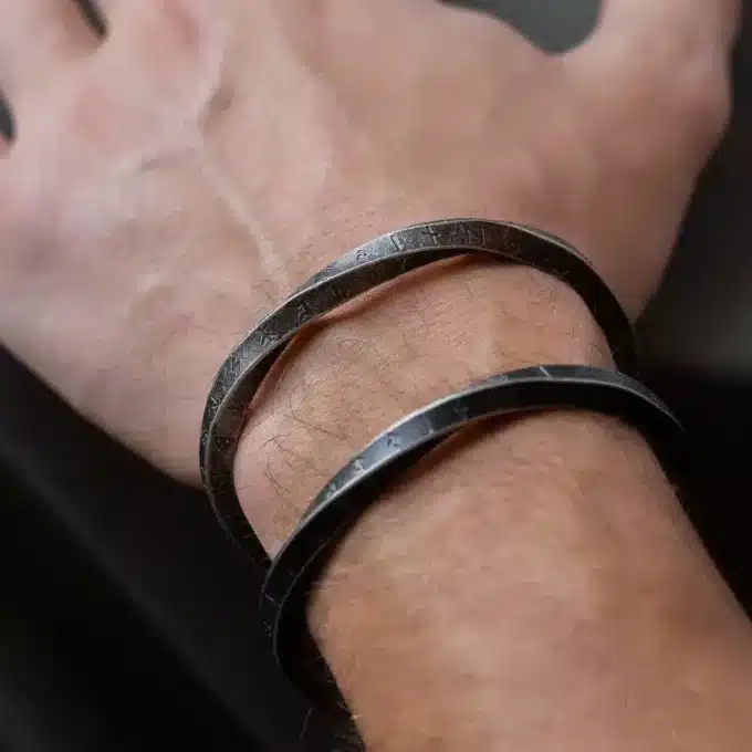 N8070c Bracelet vikings homme torsadé runes acier inoxydable - Bijoux Bracelets en ligne Ninanina