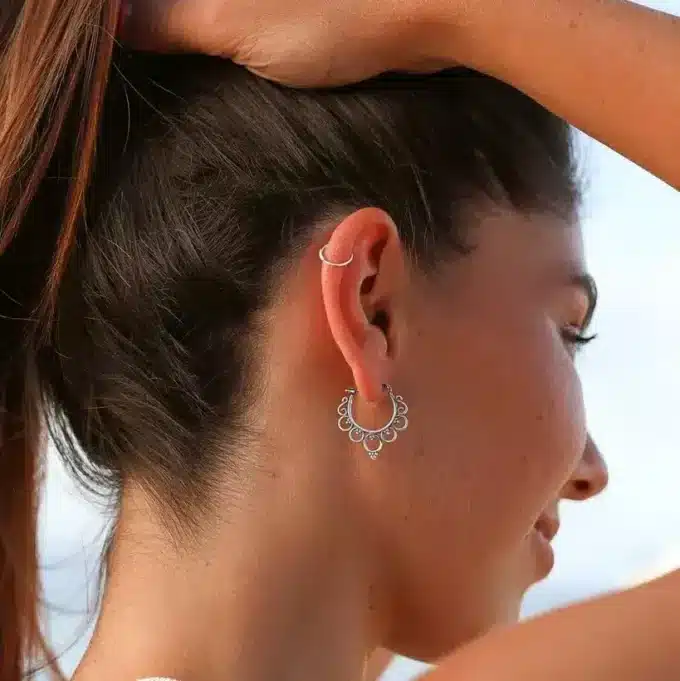 N8091a Creoles boheme chic argentées - Boucles d'oreilles ajourées - Bijoux Boucles d'oreilles en ligne Ninanina