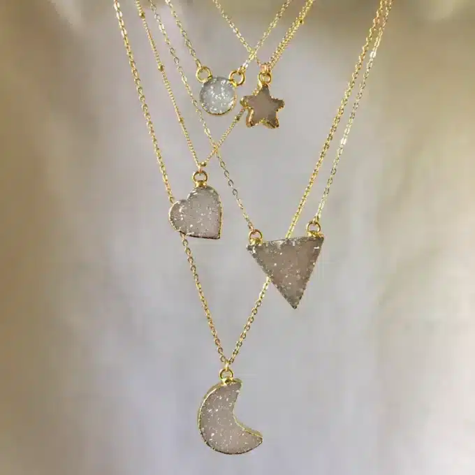 N8093f Collier Lune Agate Druzy Or Laminé ou Acier Doré - Bijoux Colliers en ligne Ninanina