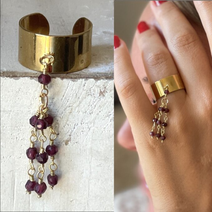 N8102e Bague Breloque Doré Acier et Pompon en Pierre Grenat - Bijoux Bagues en ligne Ninanina