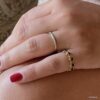 N8137c Bague Perlée Femme chainette laiton doré perles noires - Bijoux Bagues en ligne Ninanina