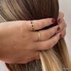 N8137g Bague Perlée Femme chainette laiton doré perles noires - Bijoux Bagues en ligne Ninanina