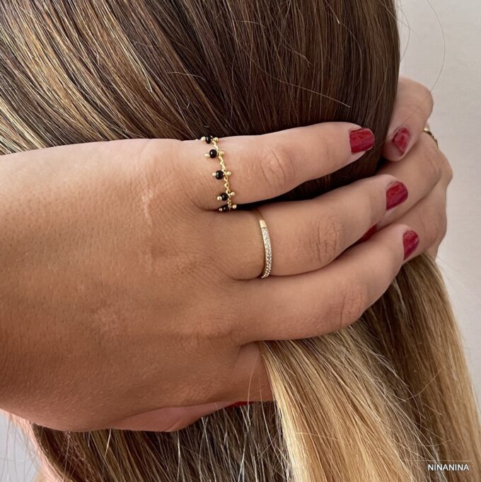 N8137g Bague Perlée Femme chainette laiton doré perles noires - Bijoux Bagues en ligne Ninanina