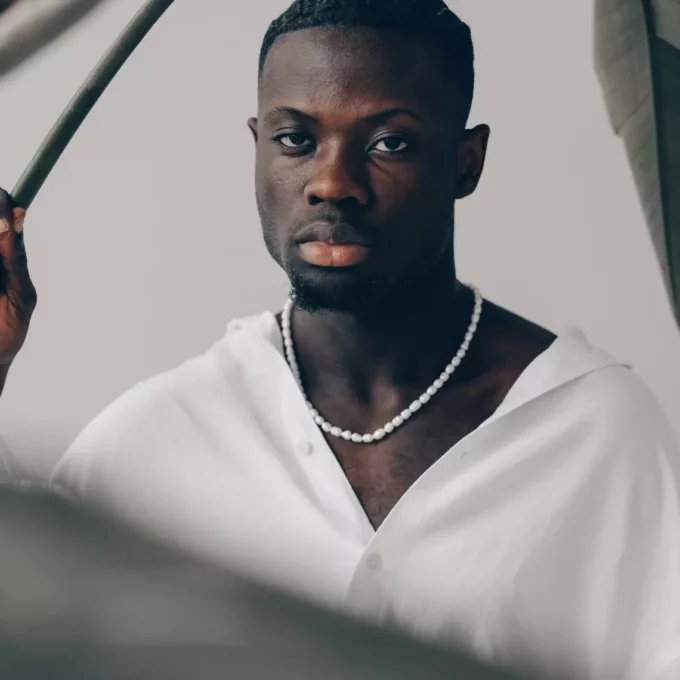 N8177d Collier Perle Pour Homme Blanche Eau Douce Naturelle - Bijoux Colliers en ligne Ninanina