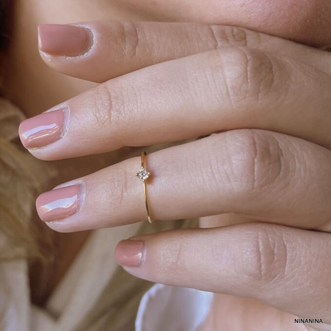 N8205H Bague De Phalange Femme Argent Plaqué Or Zirconium - Bijoux Bagues de phalanges en ligne Ninanina Bijou élégant : bague de phalange en argent plaqué or avec pierres en zirconium, Ninanina portée