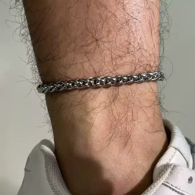 N8233c Chaîne De Cheville Homme Torsadée Acier Inoxydable - Bijoux de pieds hommes en ligne Ninanina Chaîne de cheville torsadée pour homme en acier inoxydable portée - Bijou artisanal fait main signé Ninanina