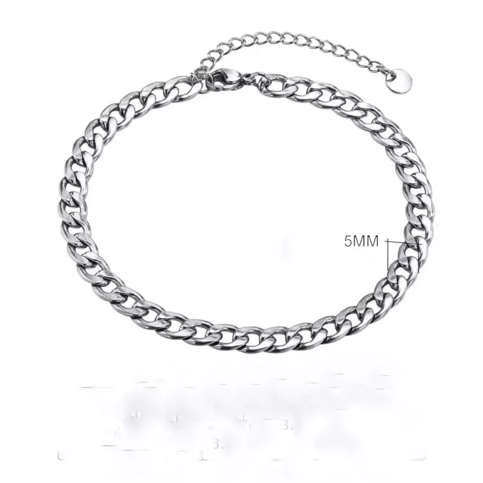 Zoom sur la maille gourmette en acier inoxydable de la chaîne de cheville homme avec dimensions indiquées sur fond blanc - Accessoire robuste et élégant
