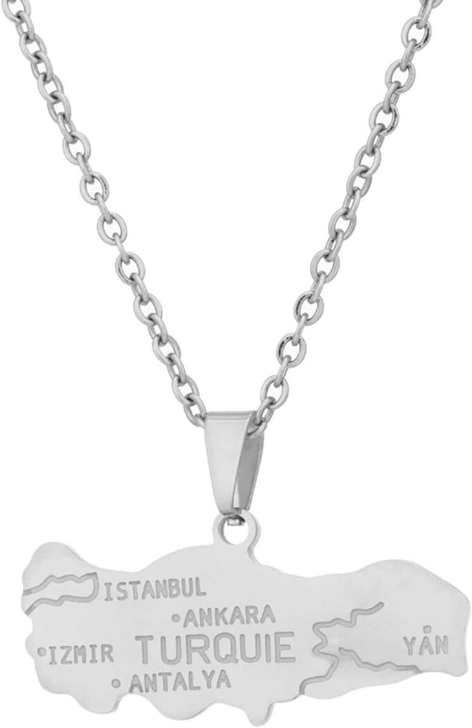 Zoom sur le Collier Turquie avec pendentif carte en acier inoxydable argent avec les principales villes et fleuves du pays - Bijou élégant et symbolique pour homme ou femme